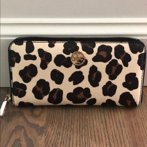 Tory Burch Zip-Around Wallet
